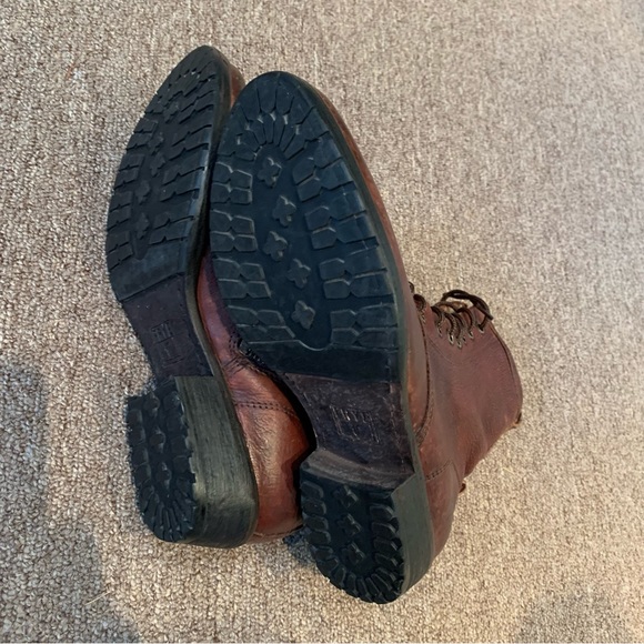 EUC Frye‎ Carson Lug Lace Up And Zip Dark Brown Boot Women's Size 6 B - Picture 11 of 15